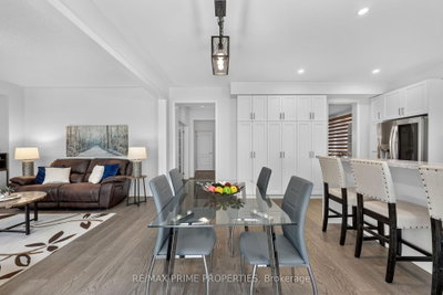 28 Frederick Taylor Way • East Gwillimbury, ON photo 5