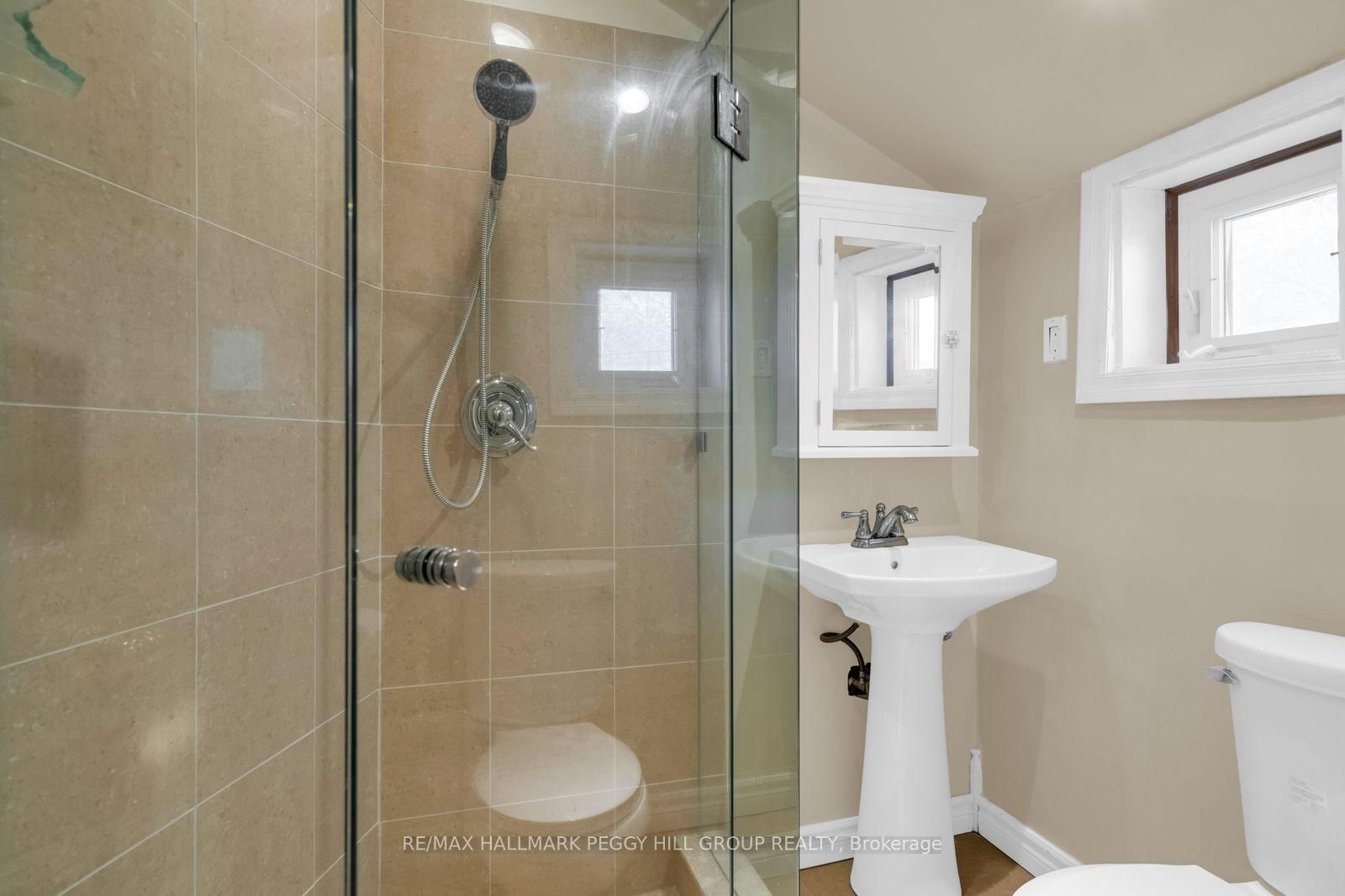 621 Lydia Street • Newmarket, ON photo 13