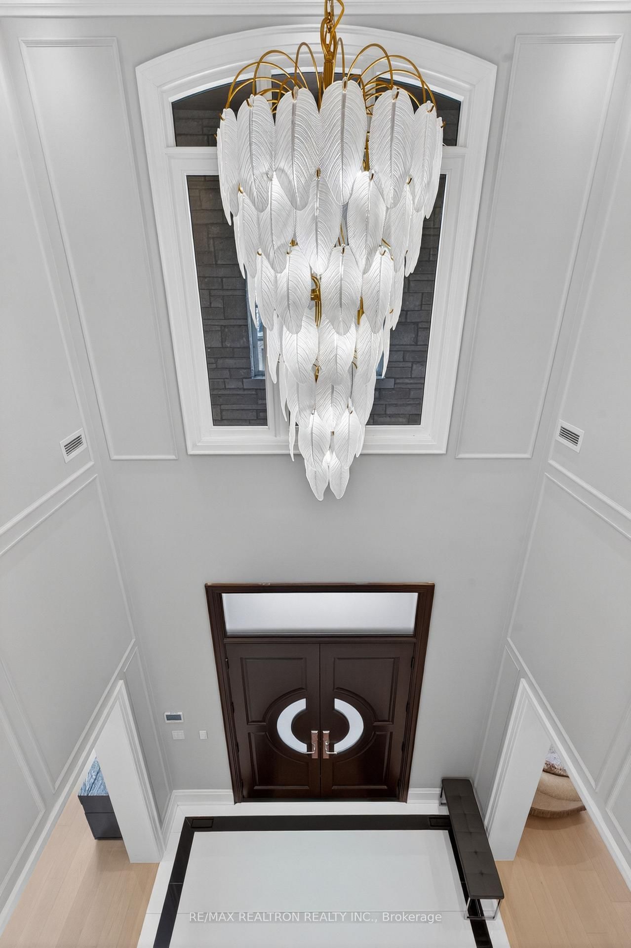 17 Pebblelane Court • Richmond Hill, ON photo 5
