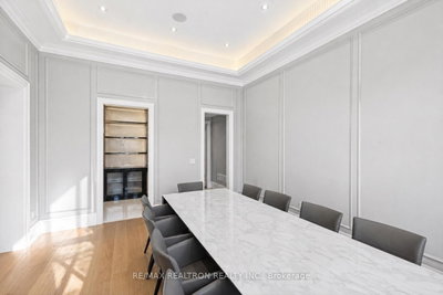 17 Pebblelane Court • Richmond Hill, ON photo 8