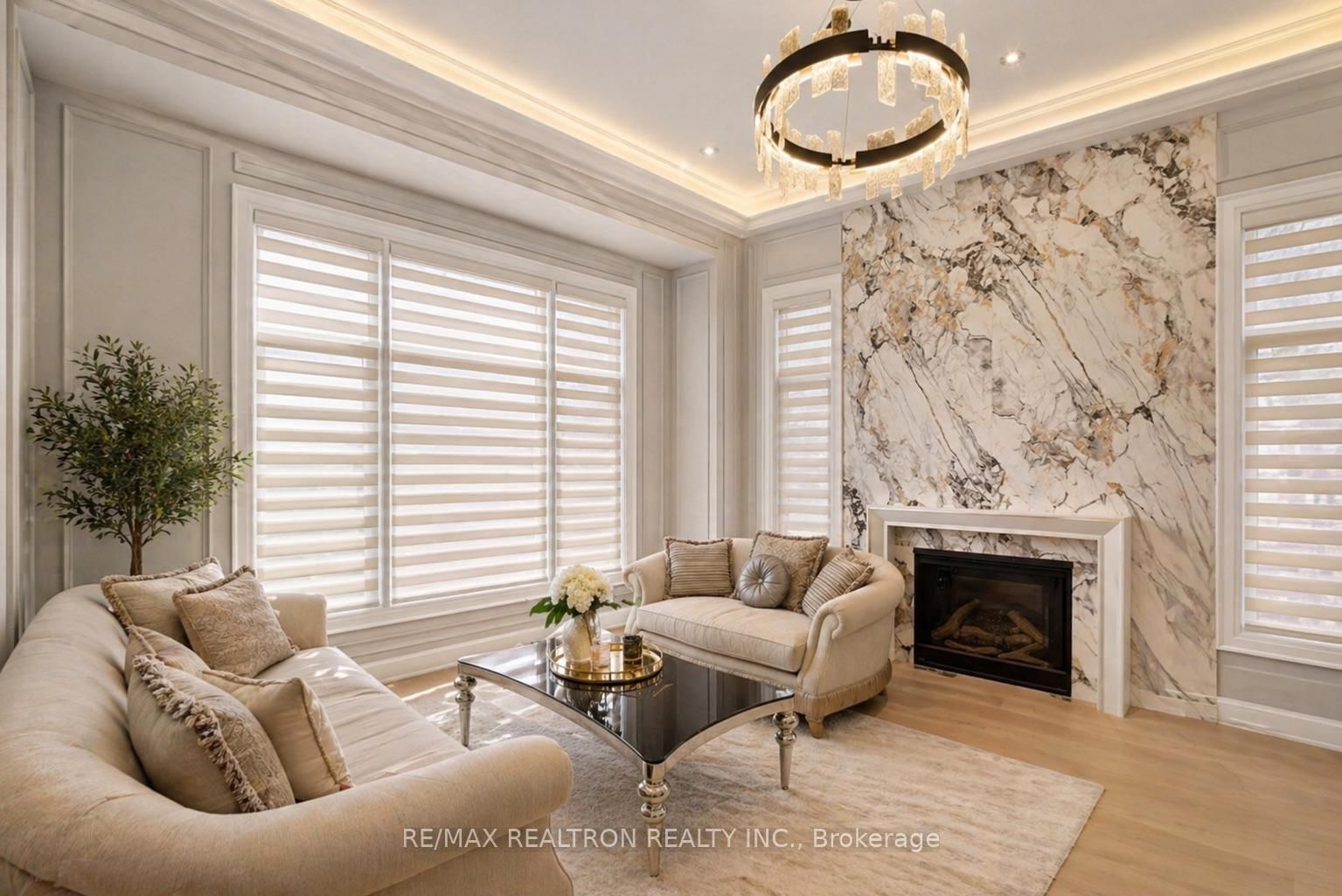 17 Pebblelane Court • Richmond Hill, ON photo 9