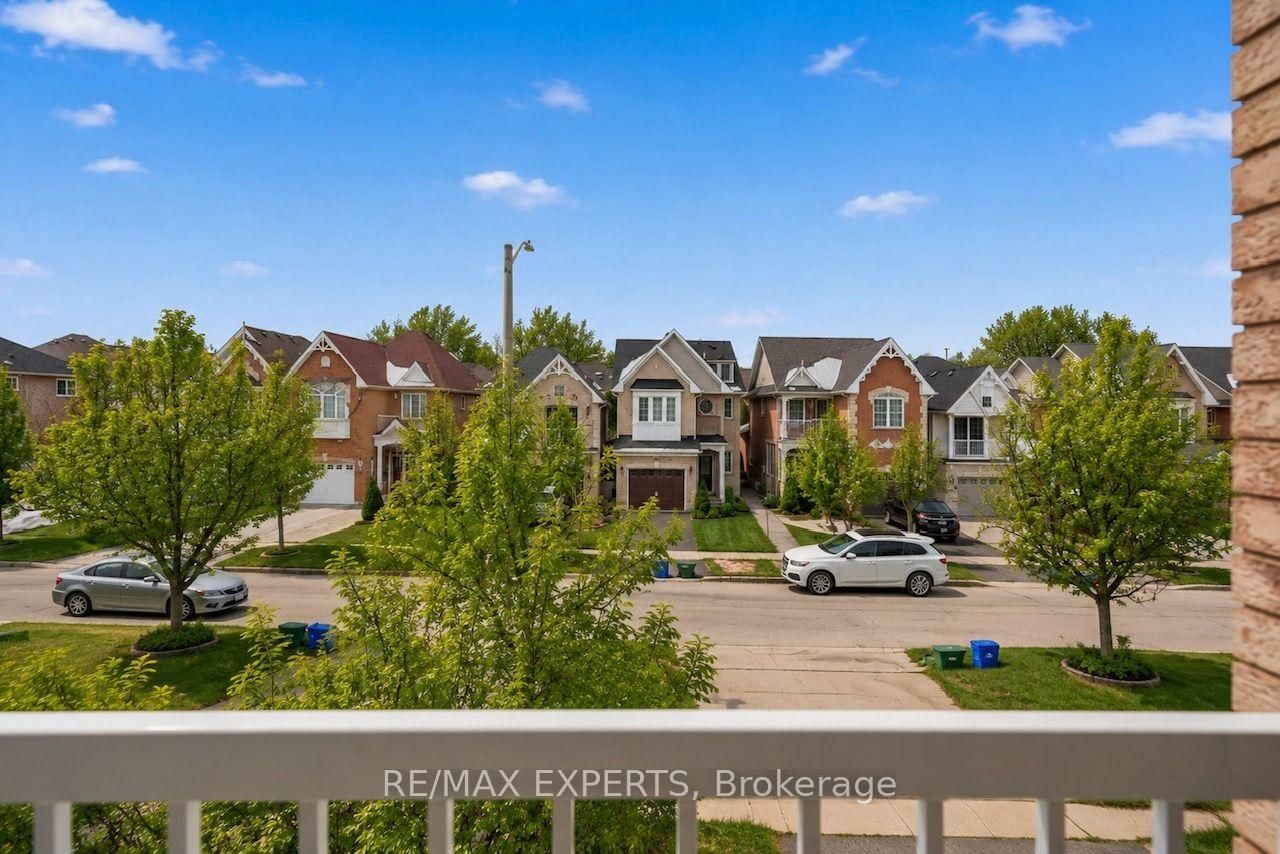 62 Colonial Crescent • Richmond Hill, ON photo 12