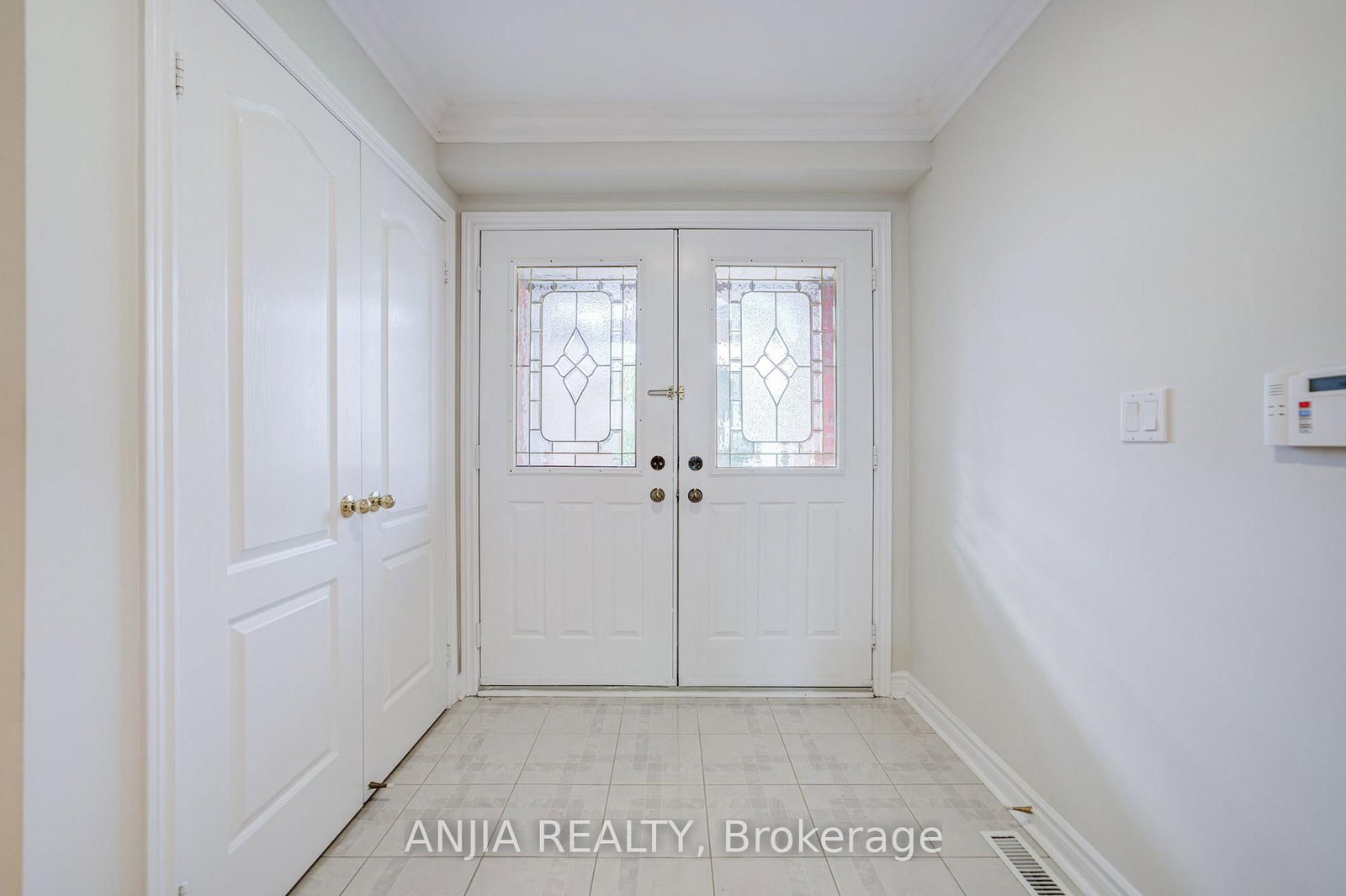 32 Turnberry Crescent • Markham, ON photo 4