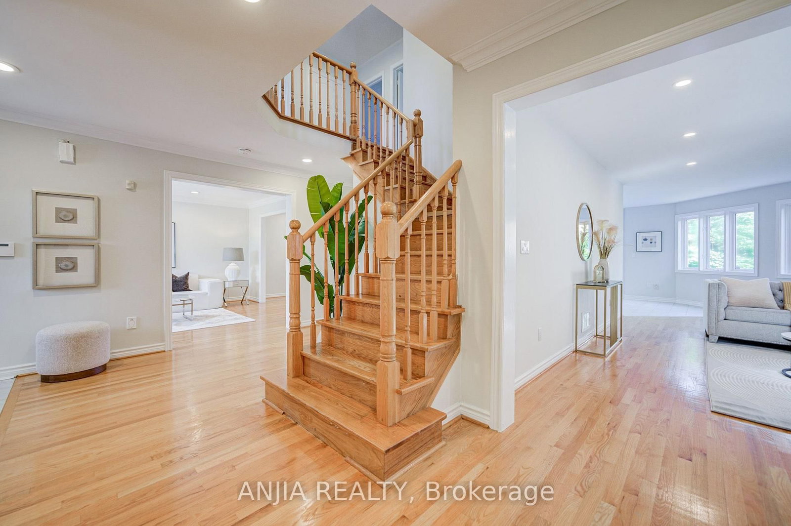 32 Turnberry Crescent • Markham, ON photo 6