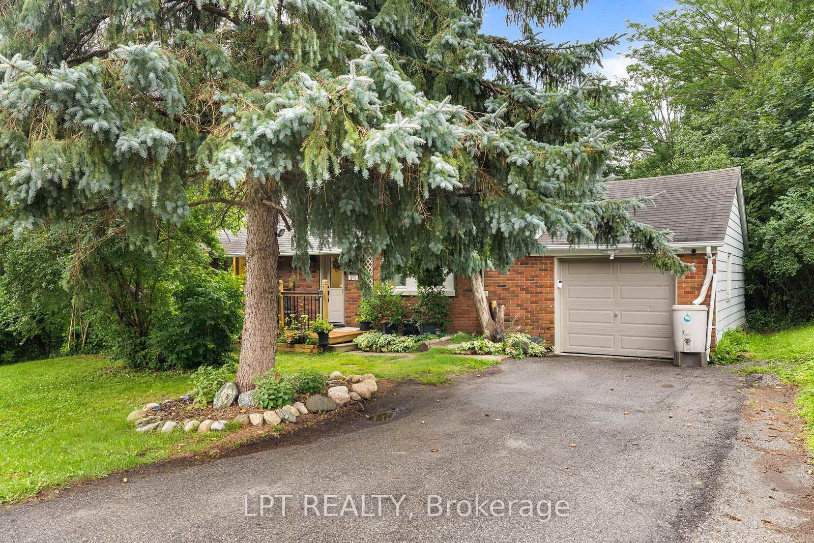 98 Don Mor Drive • Newmarket, ON photo 4