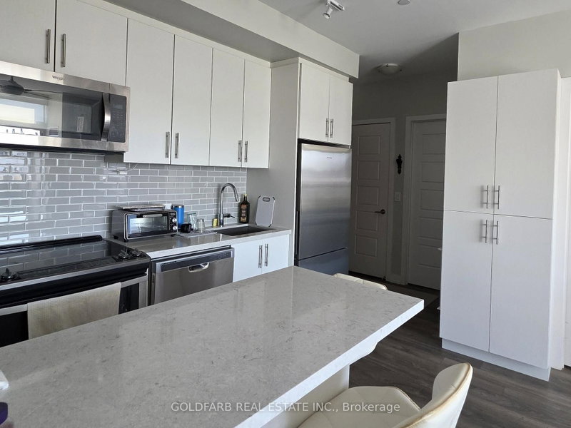 B401 - 271 Sea Ray Avenue