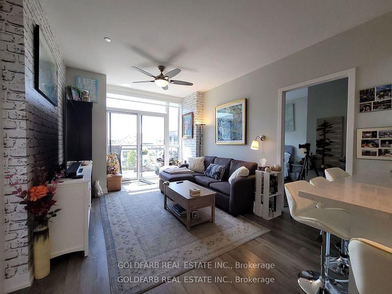 B401 - 271 Sea Ray Avenue