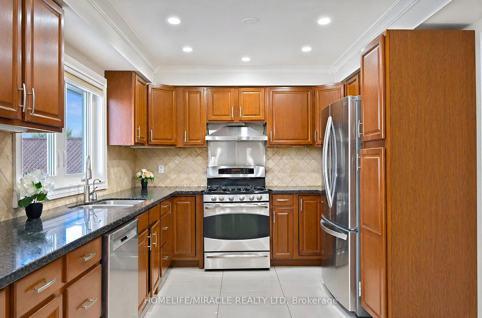 8173 Martin Grove Road • Vaughan, ON photo 17