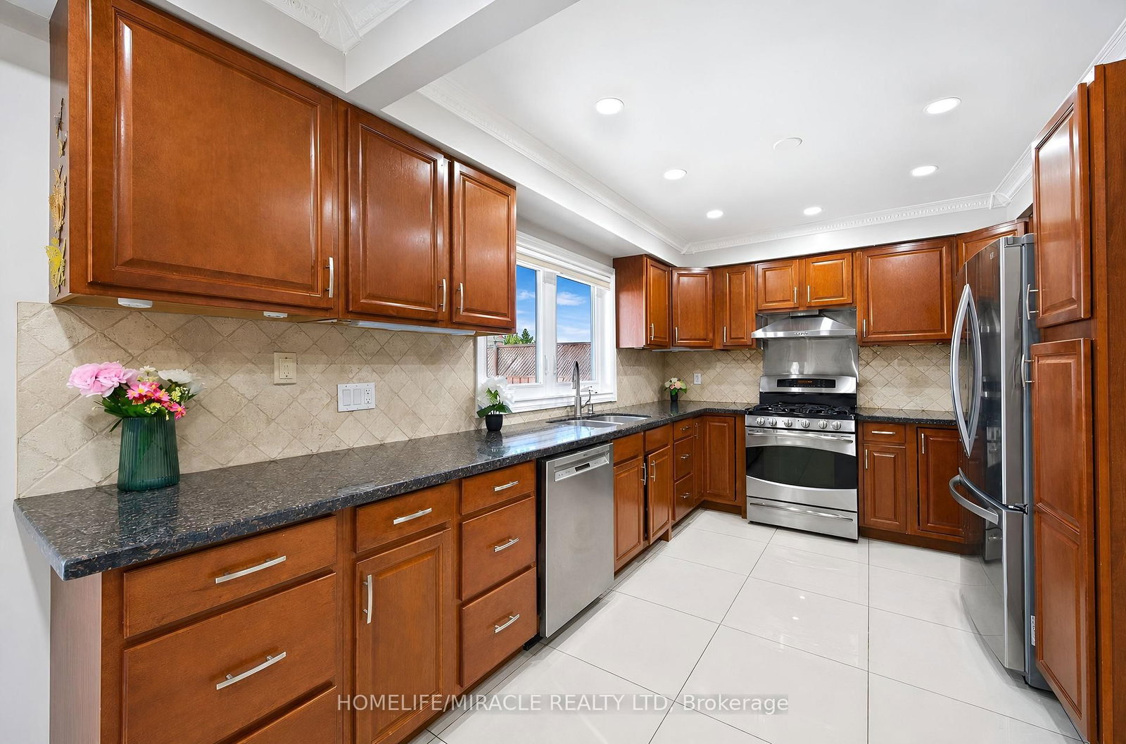 8173 Martin Grove Road • Vaughan, ON photo 18