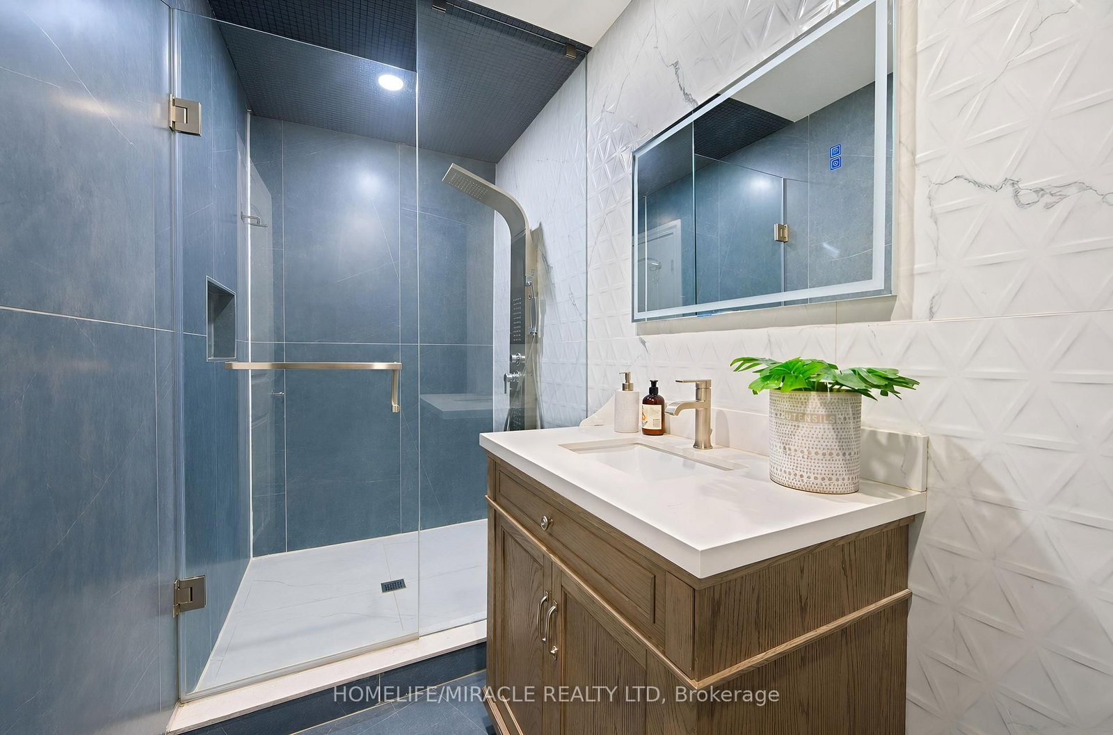 8173 Martin Grove Road • Vaughan, ON photo 21