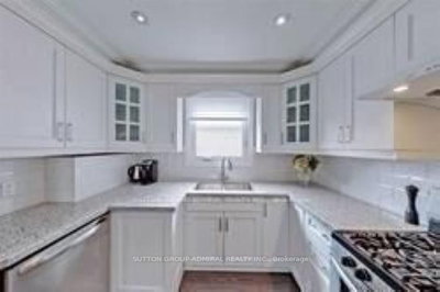 114 Cartier Crescent, Richmond Hill, ON, photo 4