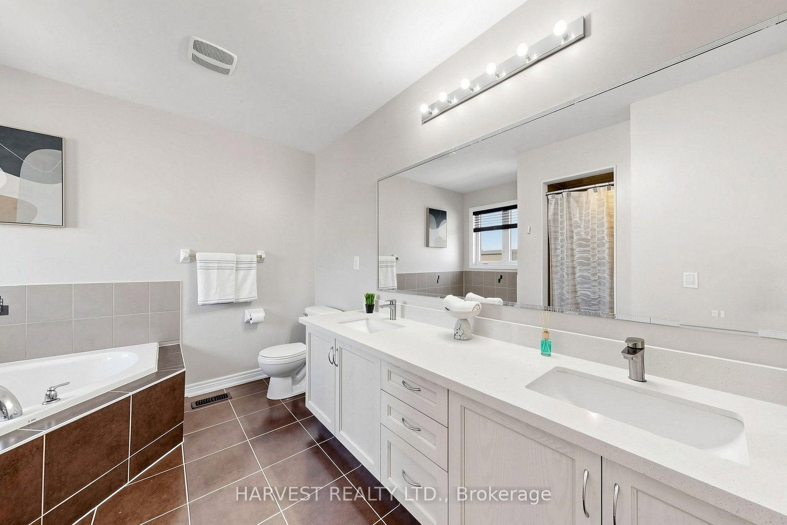 16 Mckenzie Way • Bradford West Gwillimbury, ON photo 21