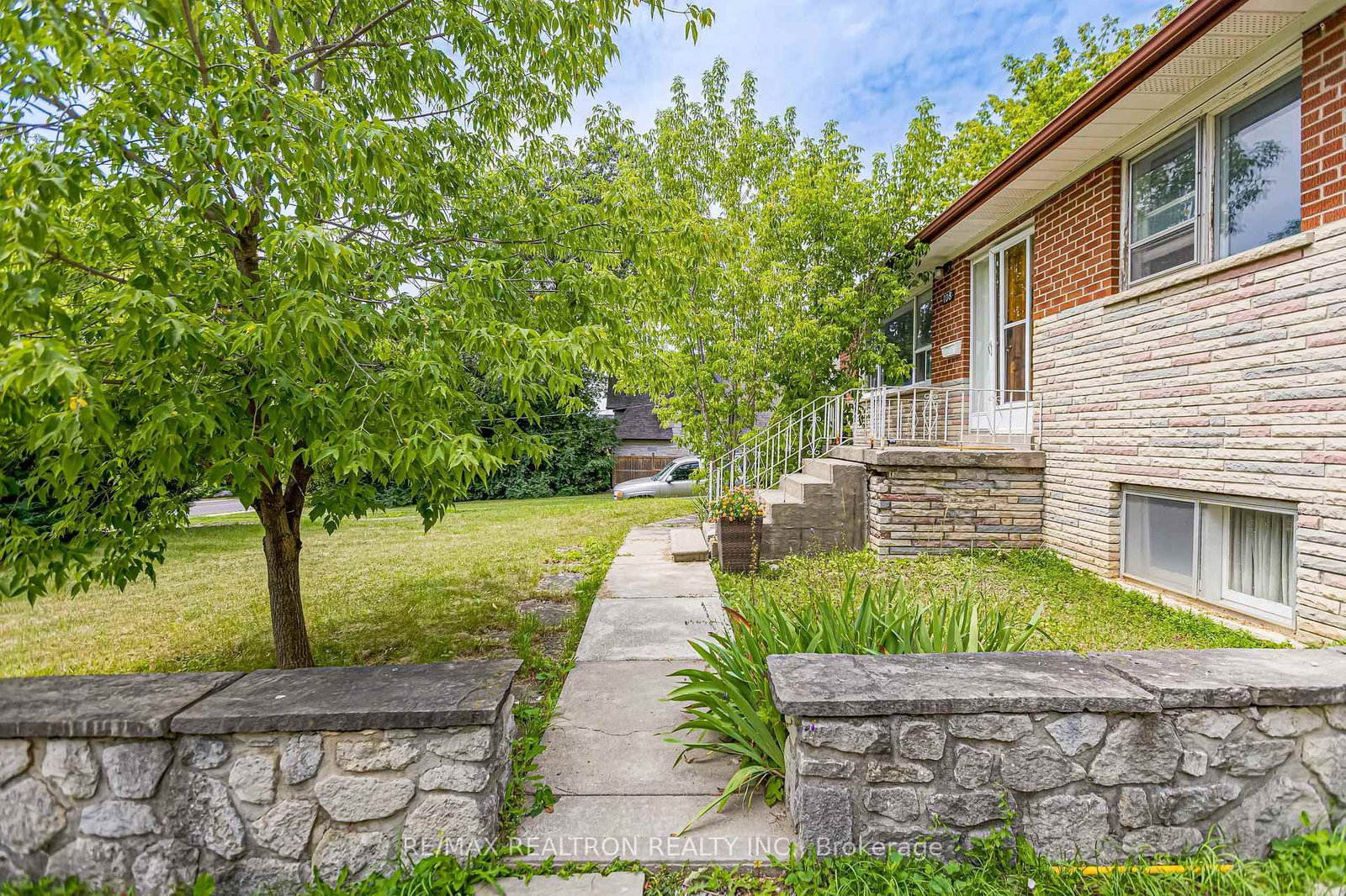 108 Garden Avenue • Richmond Hill, ON photo 15