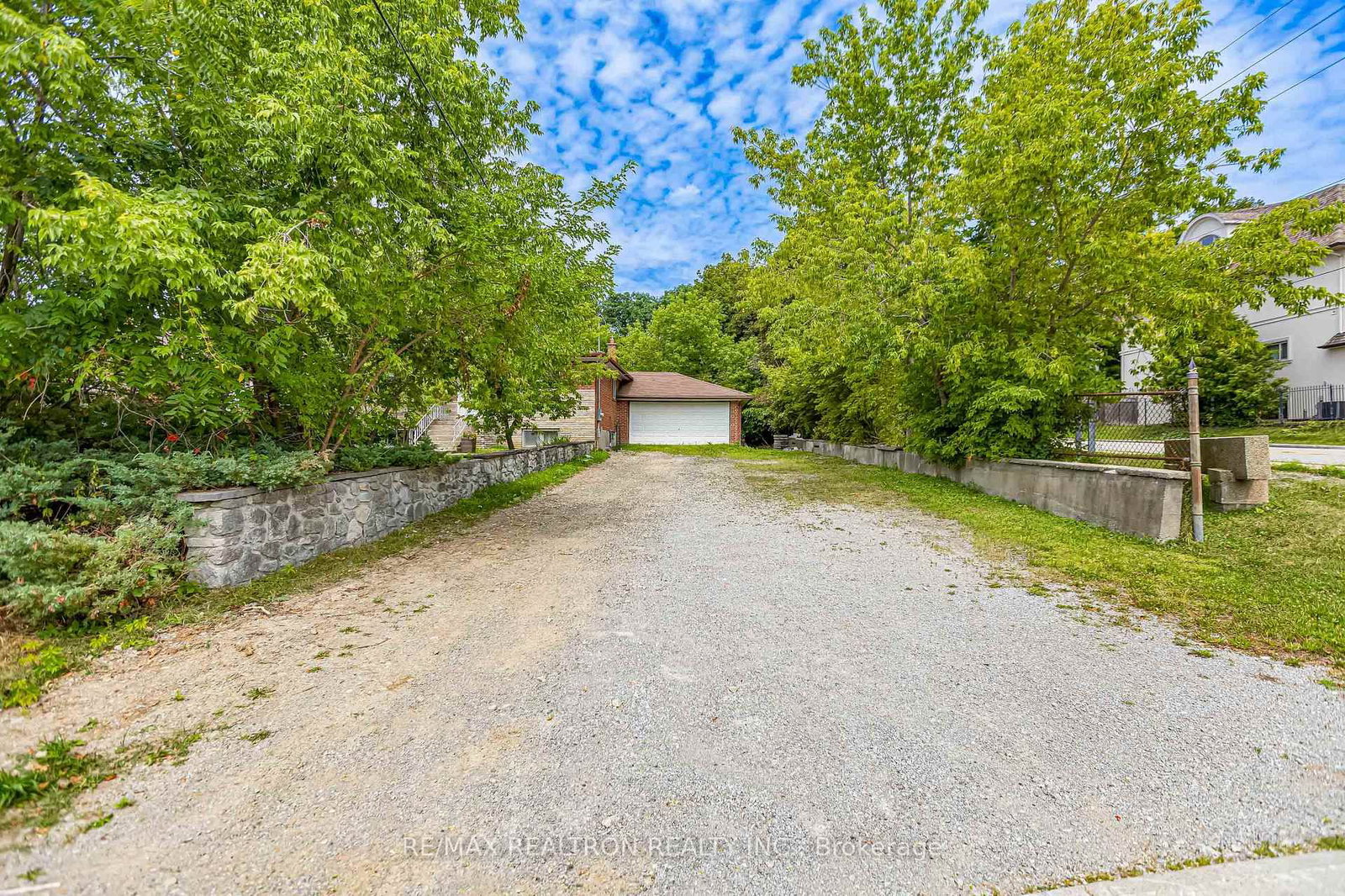 108 Garden Avenue • Richmond Hill, ON photo 3