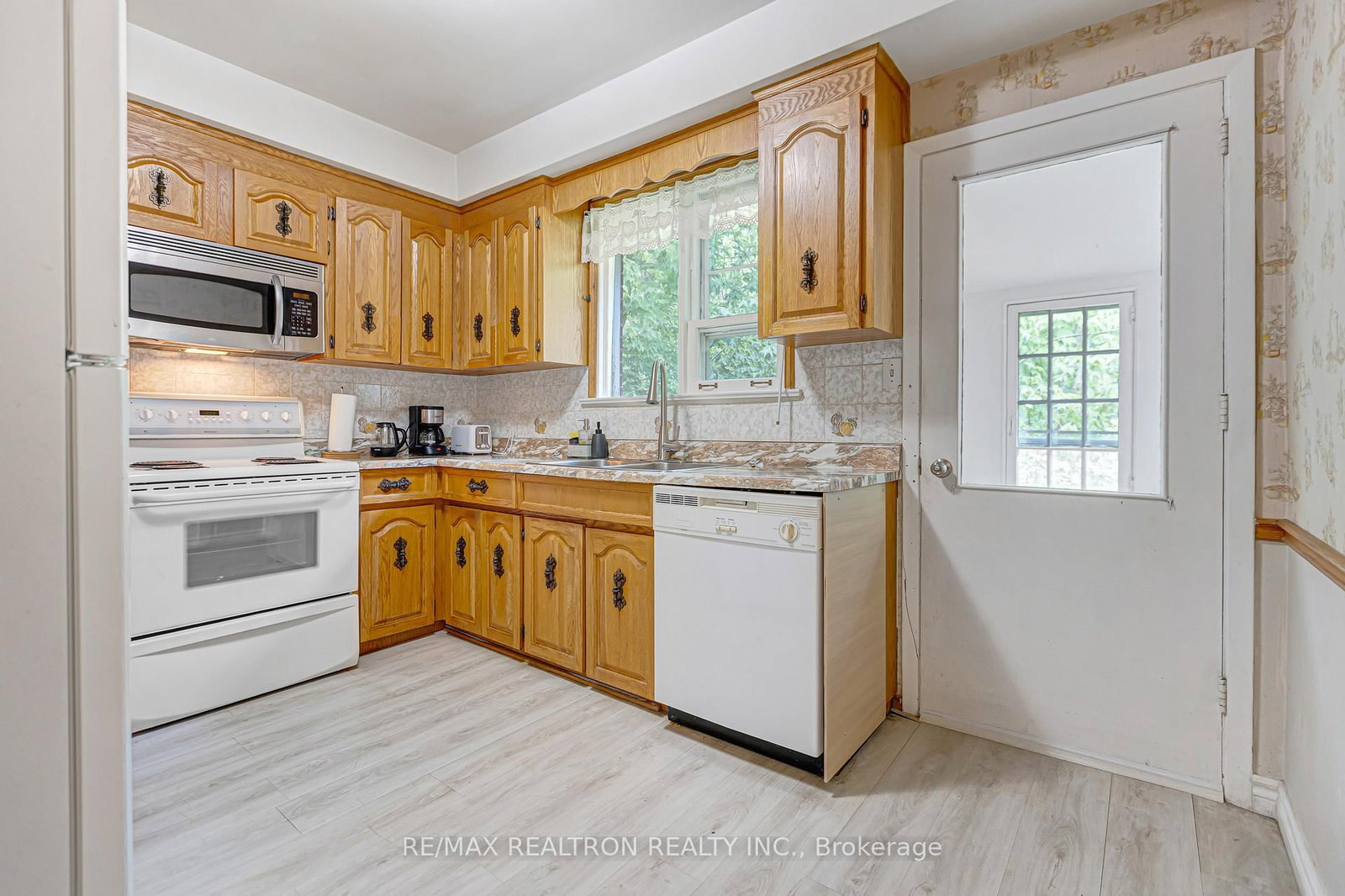 108 Garden Avenue • Richmond Hill, ON photo 35