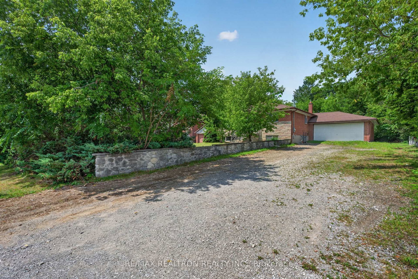 108 Garden Avenue • Richmond Hill, ON photo 4