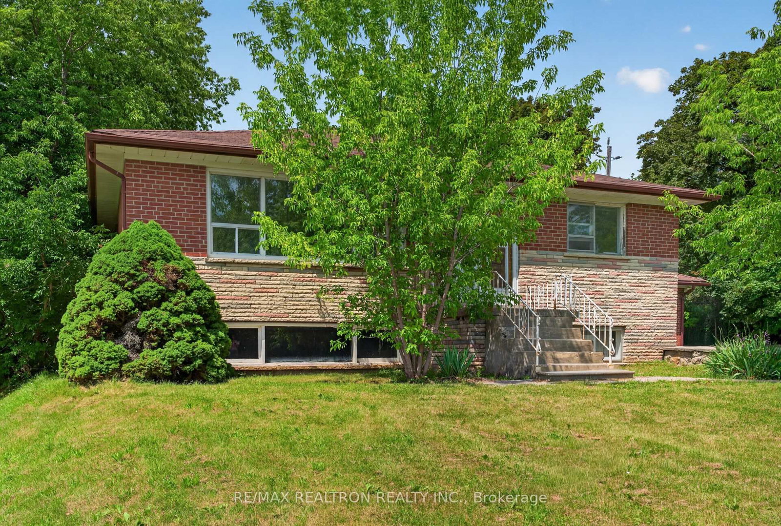 108 Garden Avenue • Richmond Hill, ON photo 8