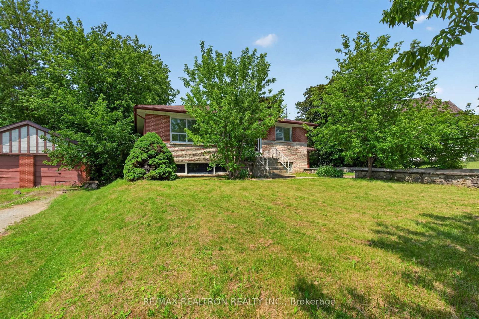 108 Garden Avenue • Richmond Hill, ON photo 9