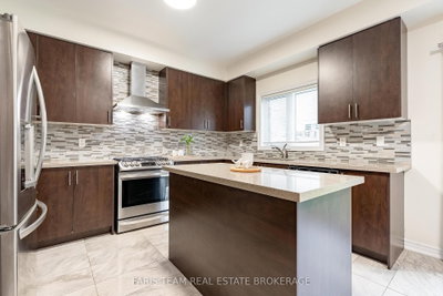 1284 Harrington Street • Innisfil, ON photo 6