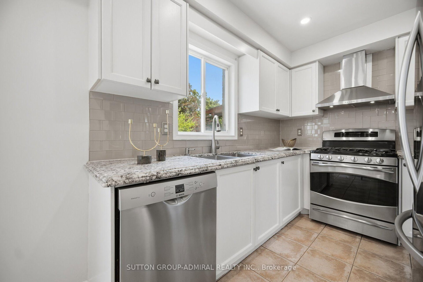 187 Red Maple Road • Richmond Hill, ON photo 13