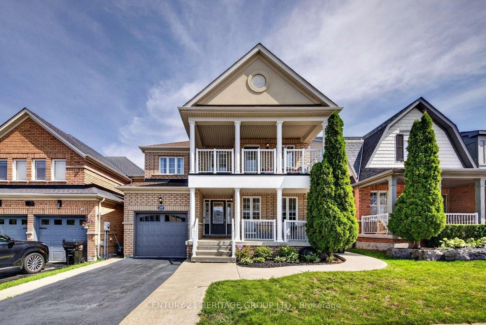 39 Booth Street • Bradford West Gwillimbury, ON photo 1