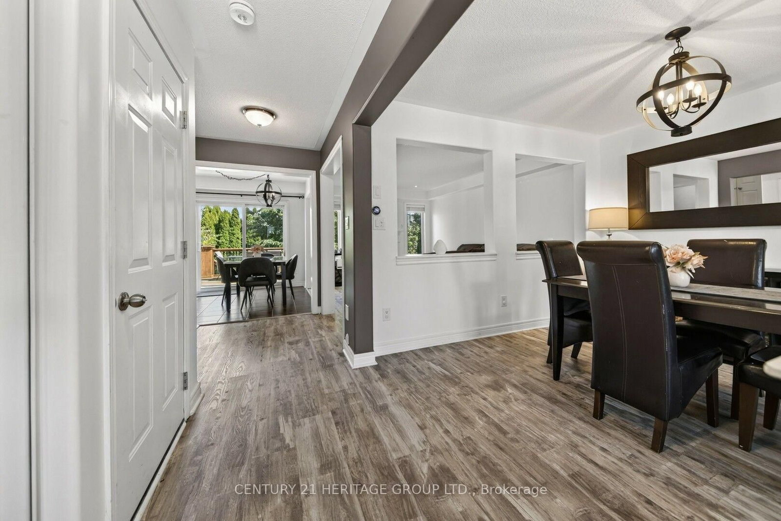 39 Booth Street • Bradford West Gwillimbury, ON photo 4
