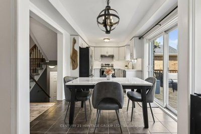39 Booth Street • Bradford West Gwillimbury, ON photo 8