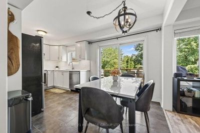 39 Booth Street • Bradford West Gwillimbury, ON photo 9