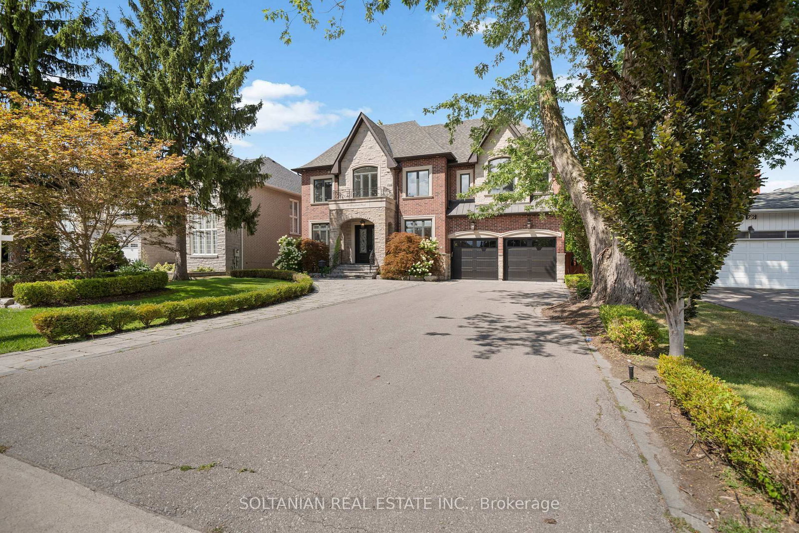 74 Yongehurst Road • Richmond Hill, ON photo 1