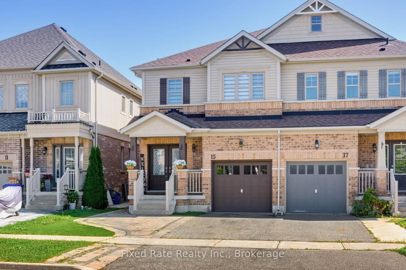 15 Hoard Avenue S
