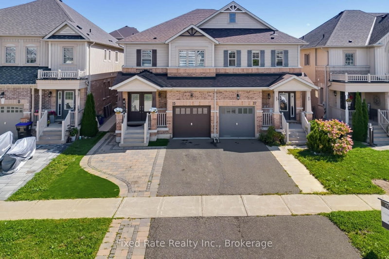 15 Hoard Avenue S