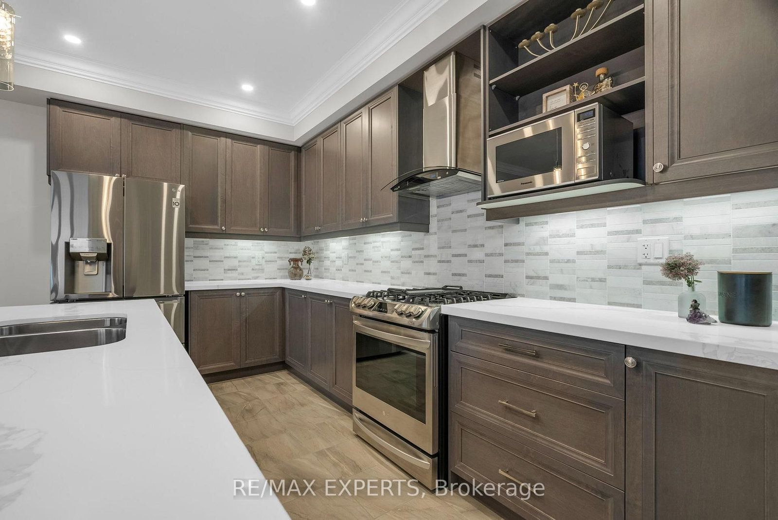 92 Robb Thompson Road • East Gwillimbury, ON photo 12