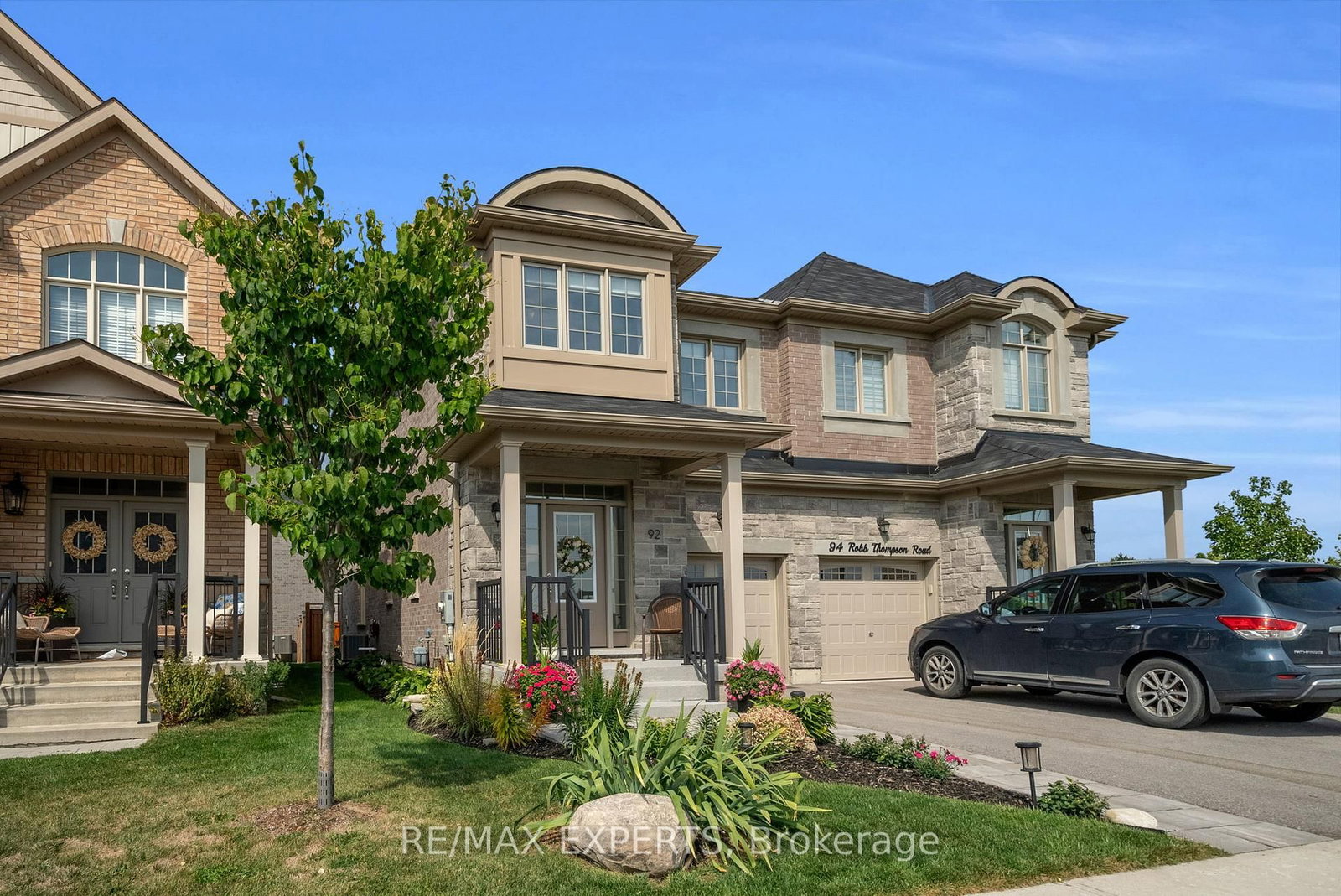 92 Robb Thompson Road • East Gwillimbury, ON photo 3