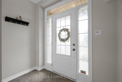 92 Robb Thompson Road • East Gwillimbury, ON photo 6