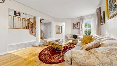 78 Zippora Drive • Richmond Hill, ON photo 3