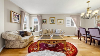 78 Zippora Drive • Richmond Hill, ON photo 5