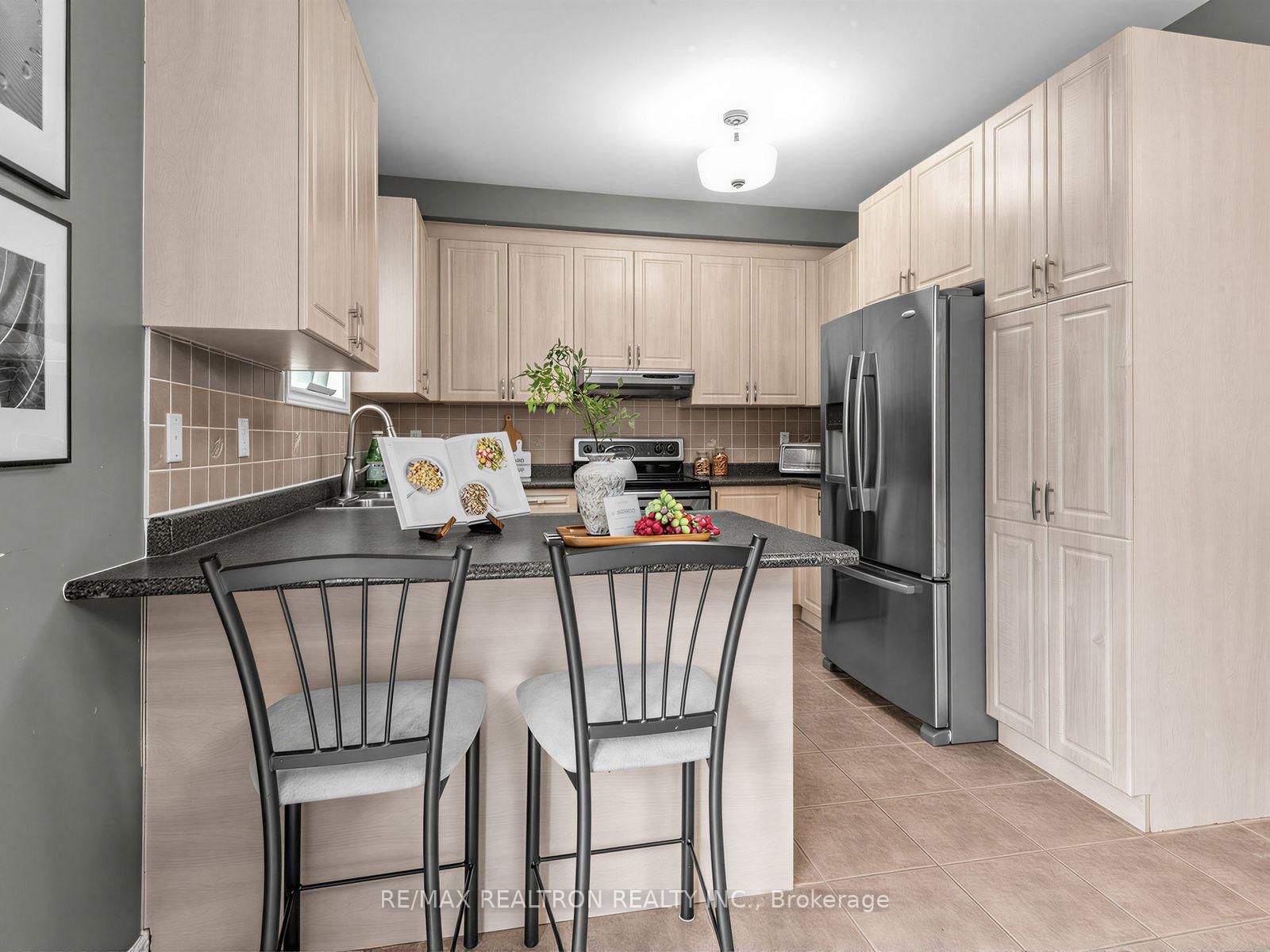 222 Birkshire Drive • Aurora, ON photo 18