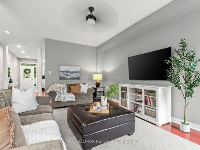 222 Birkshire Drive • Aurora, ON photo 6