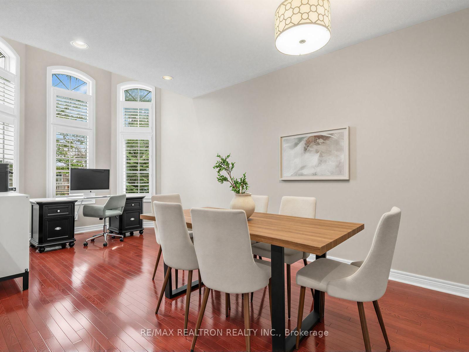 222 Birkshire Drive • Aurora, ON photo 8