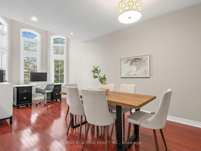 222 Birkshire Drive • Aurora, ON photo 8