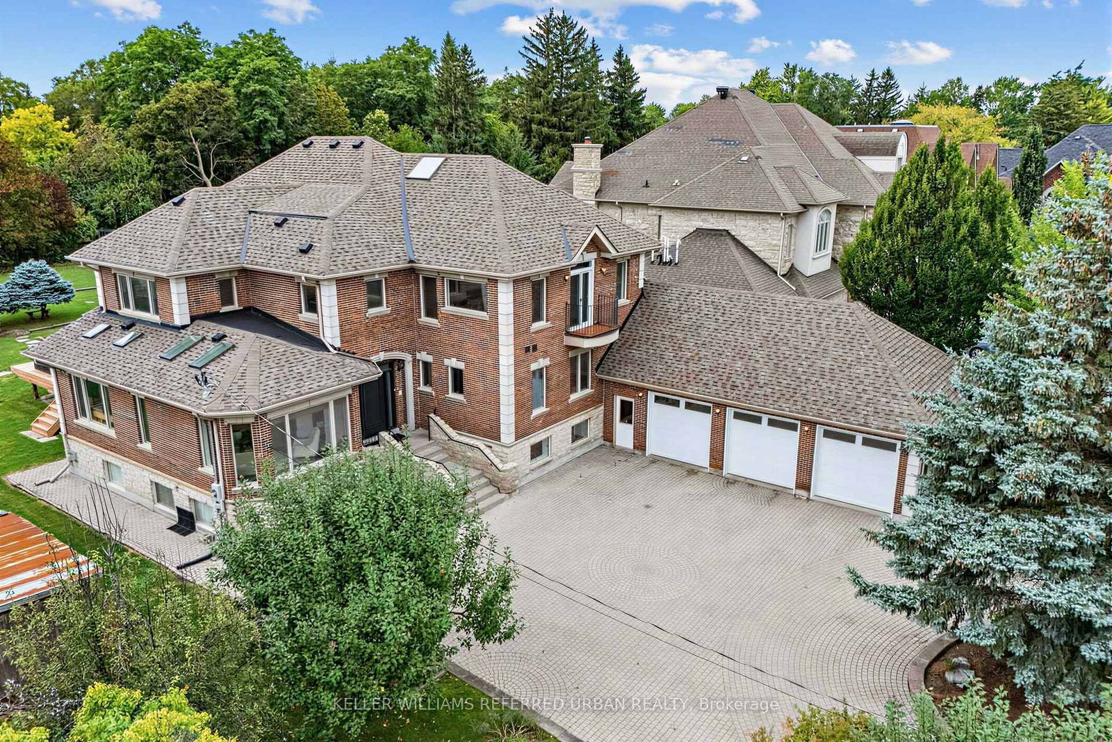 18 Yongeview Avenue • Richmond Hill, ON photo 1