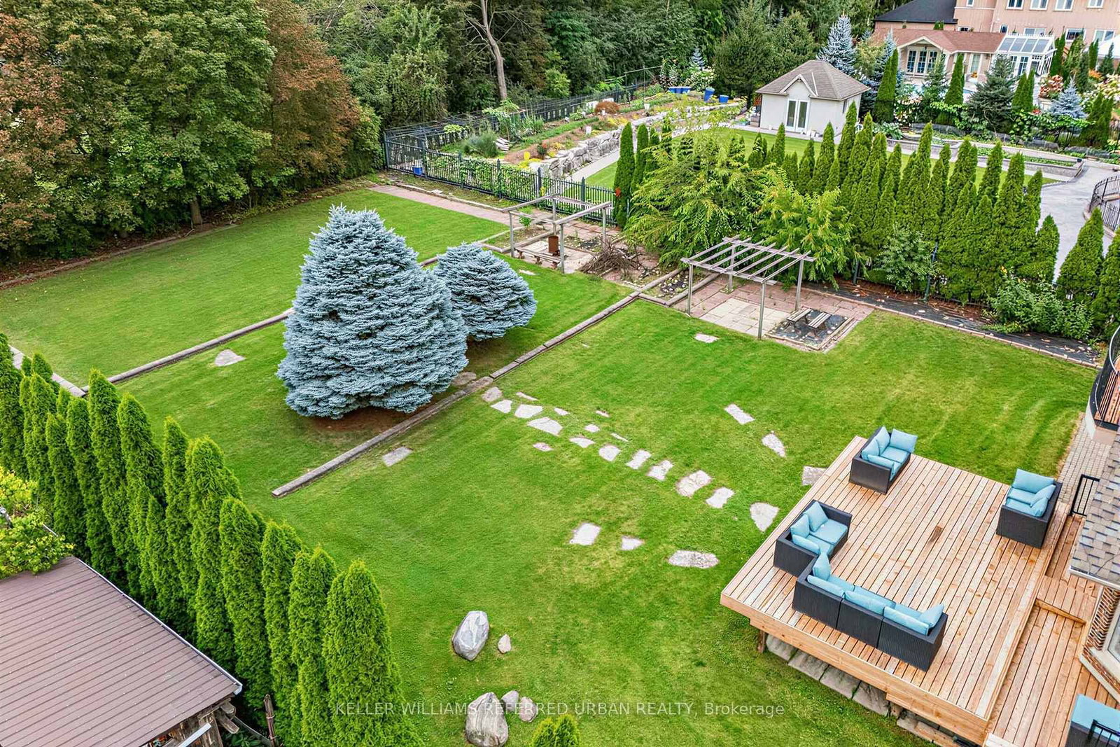 18 Yongeview Avenue • Richmond Hill, ON photo 30