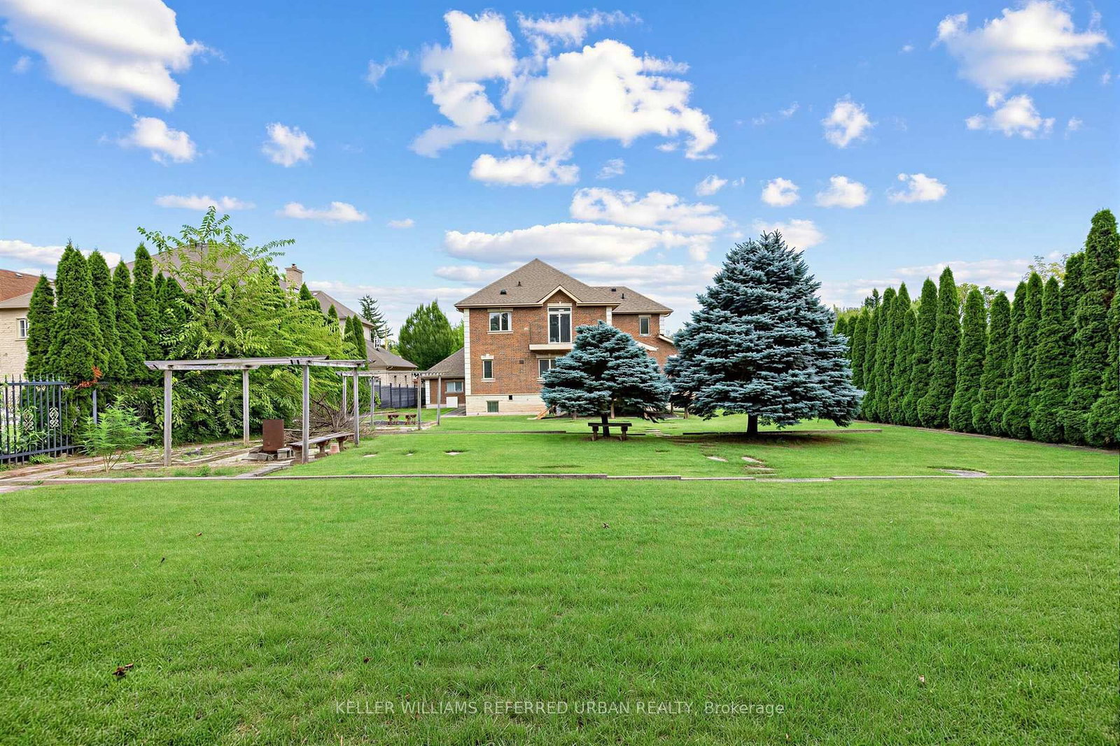 18 Yongeview Avenue • Richmond Hill, ON photo 31