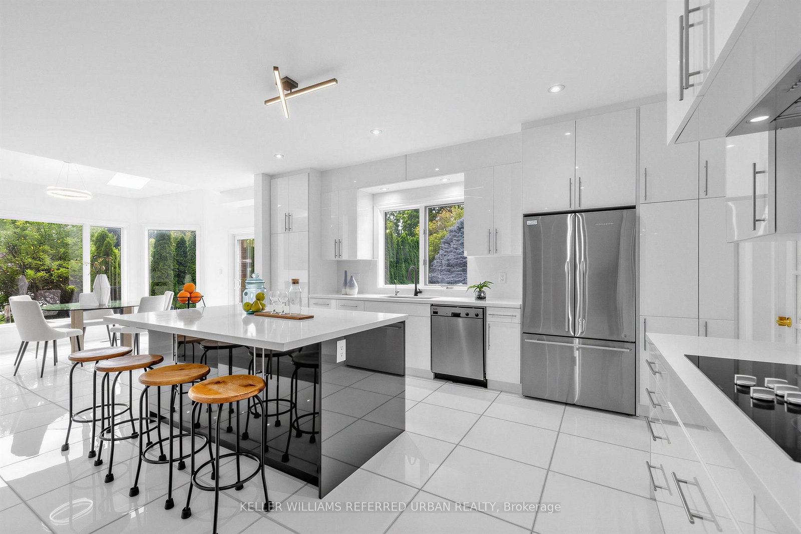 18 Yongeview Avenue • Richmond Hill, ON photo 9