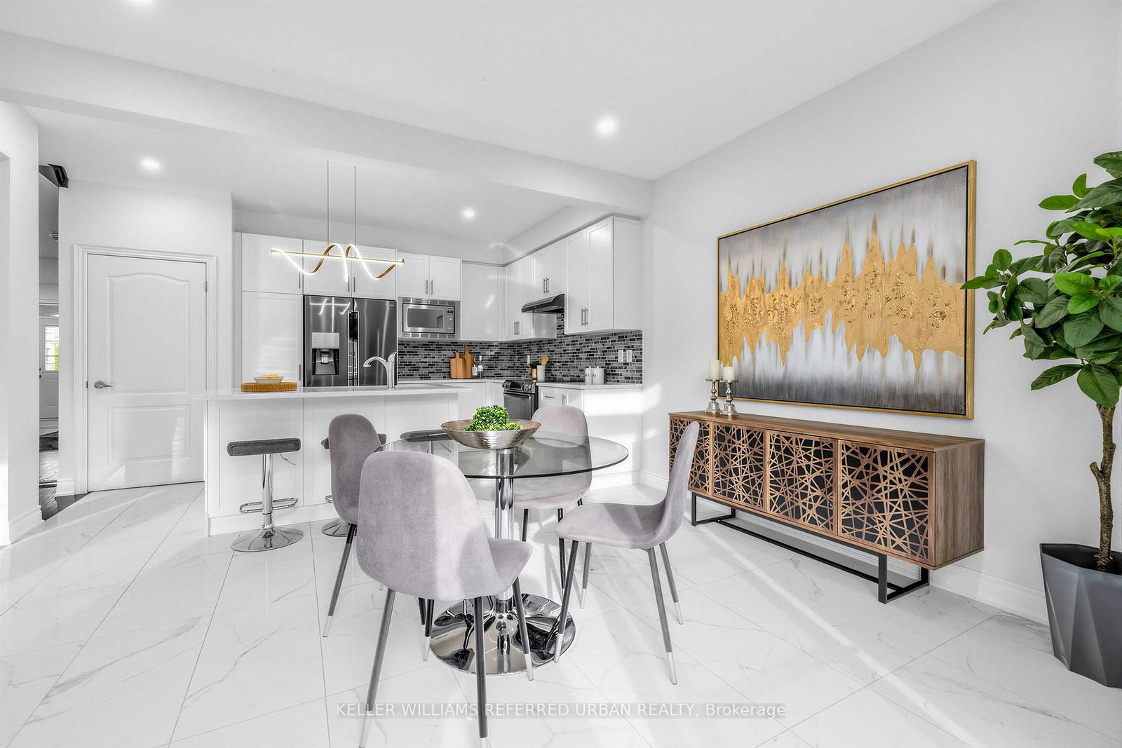 6 Sharonview Crescent • East Gwillimbury, ON photo 6