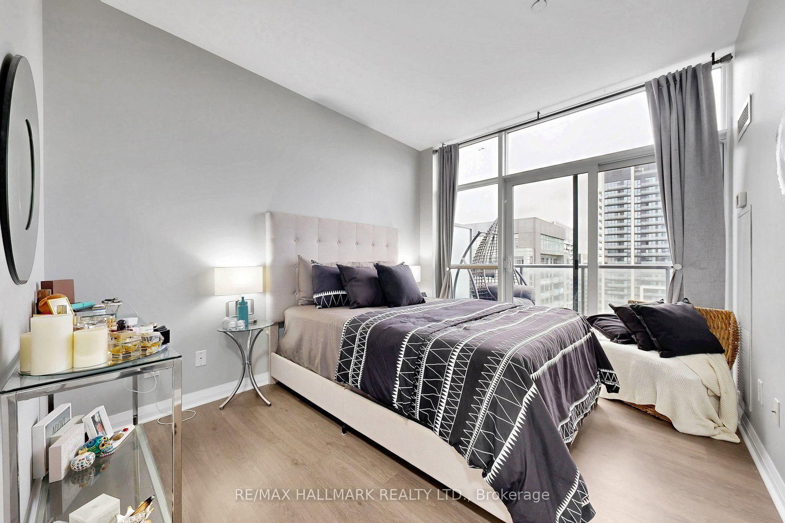 55 Oneida Crescent • #PH 10 • Richmond Hill, ON photo 12