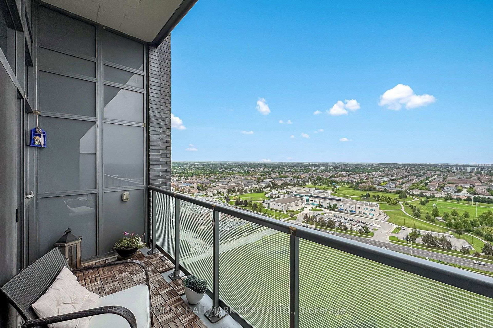 55 Oneida Crescent • #PH 10 • Richmond Hill, ON photo 17