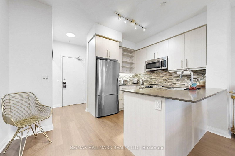 PH 10 - 55 Oneida Crescent