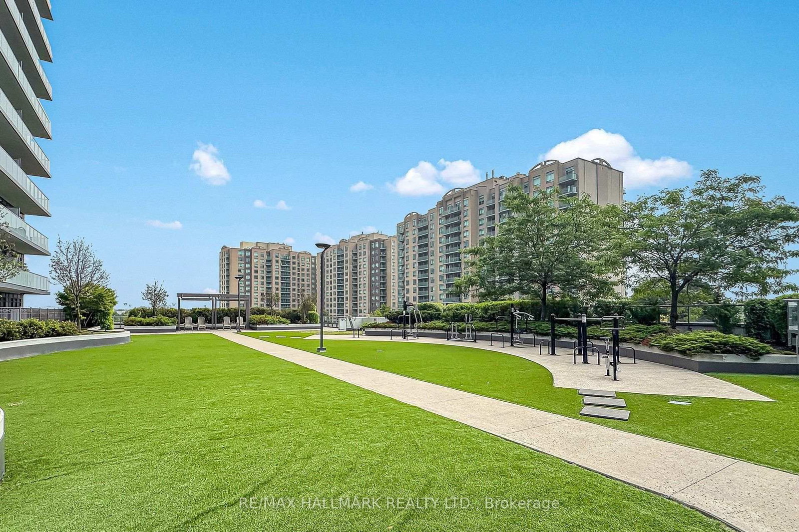 55 Oneida Crescent • #PH 10 • Richmond Hill, ON photo 23