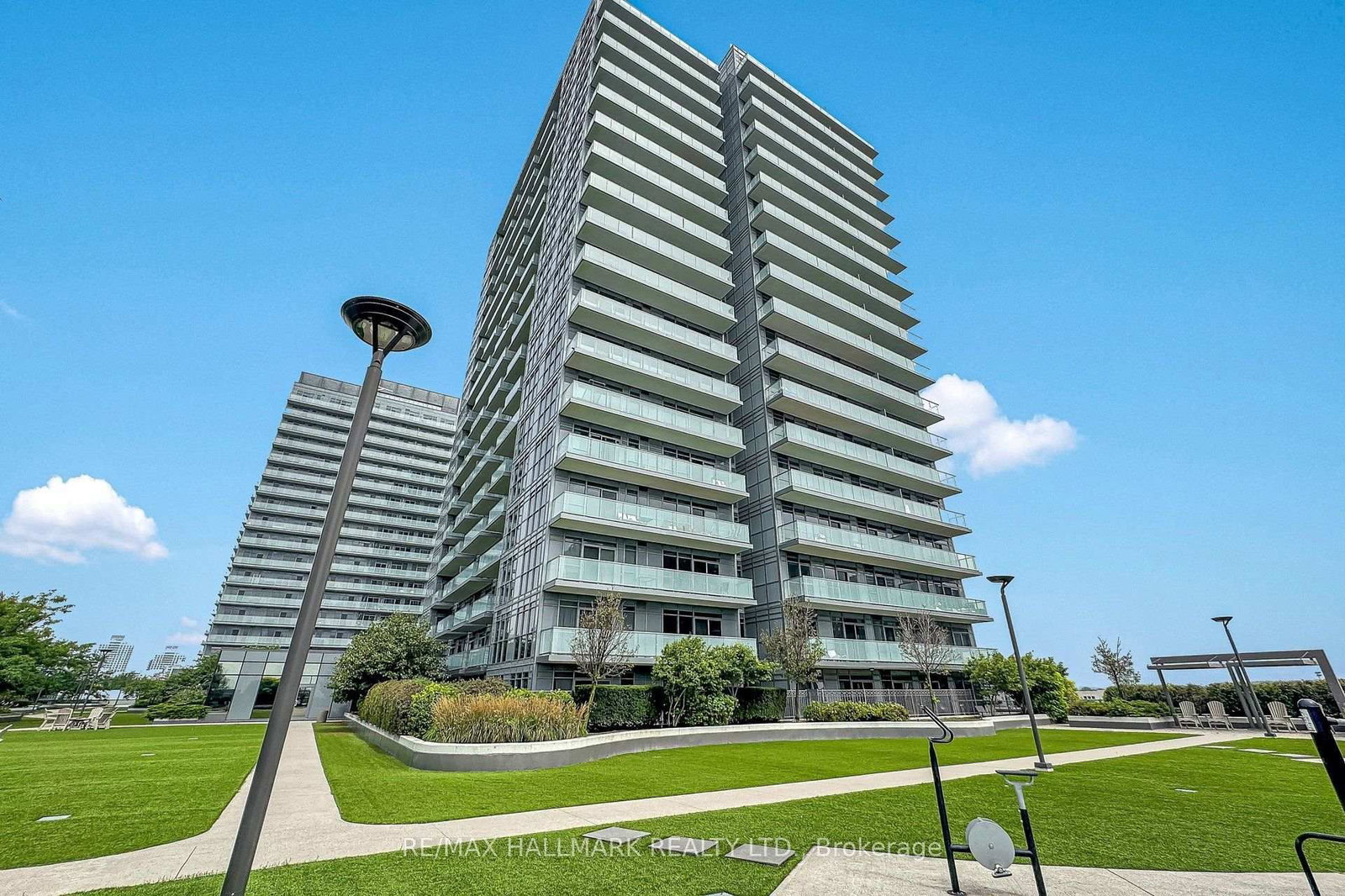55 Oneida Crescent • #PH 10 • Richmond Hill, ON photo 24